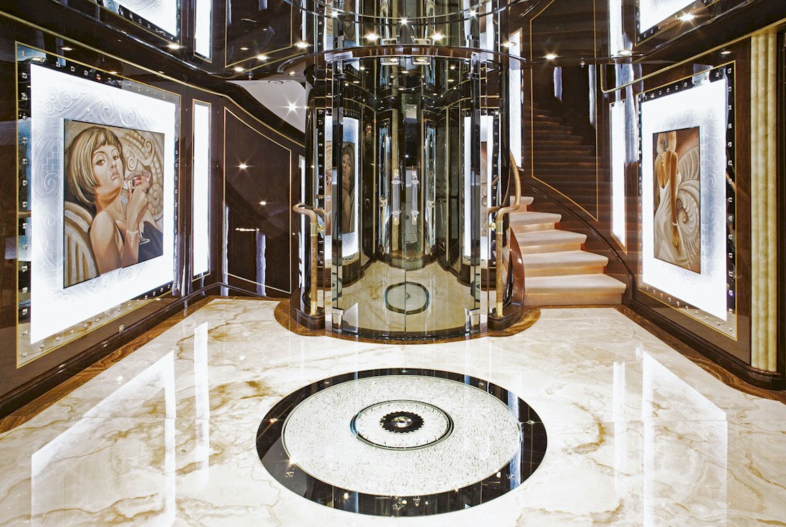 Yacht de luxe : Diamonds For Ever, Benetti FB253 61m - ascenseur